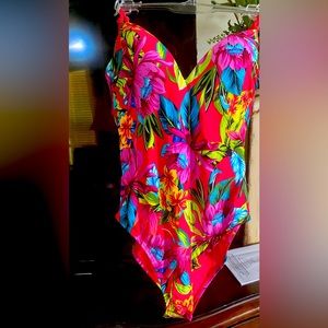 New one piece swimsuit-